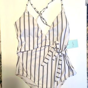 Cupshe black and white tie swim suit